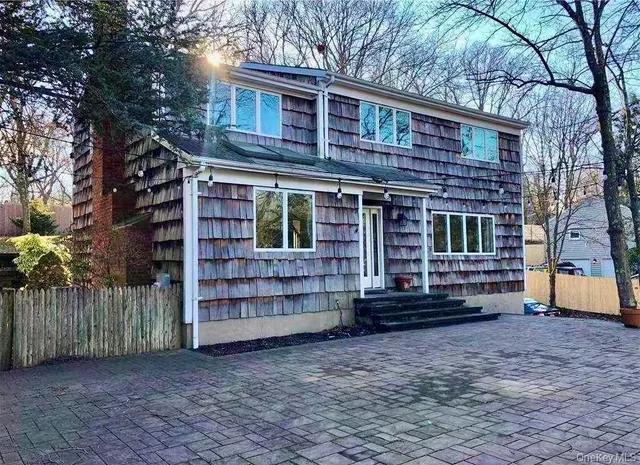 $4,600 | 33 Pilgrim Drive, Port Jefferson, NY 11777