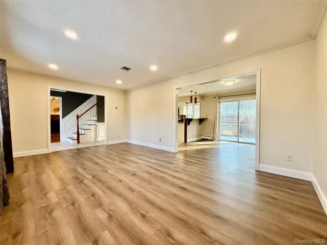 $4,600 | 33 Pilgrim Drive, Port Jefferson, NY 11777