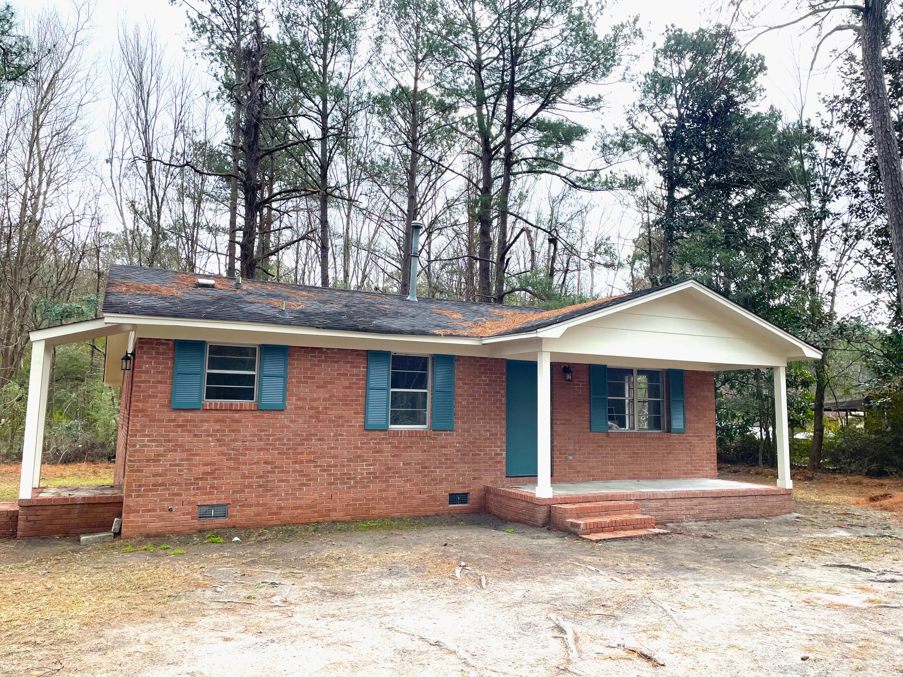 404 Gadsden Loop Walterboro, SC 29488 - Photo 1 of 33 404 Gadsden Loop
