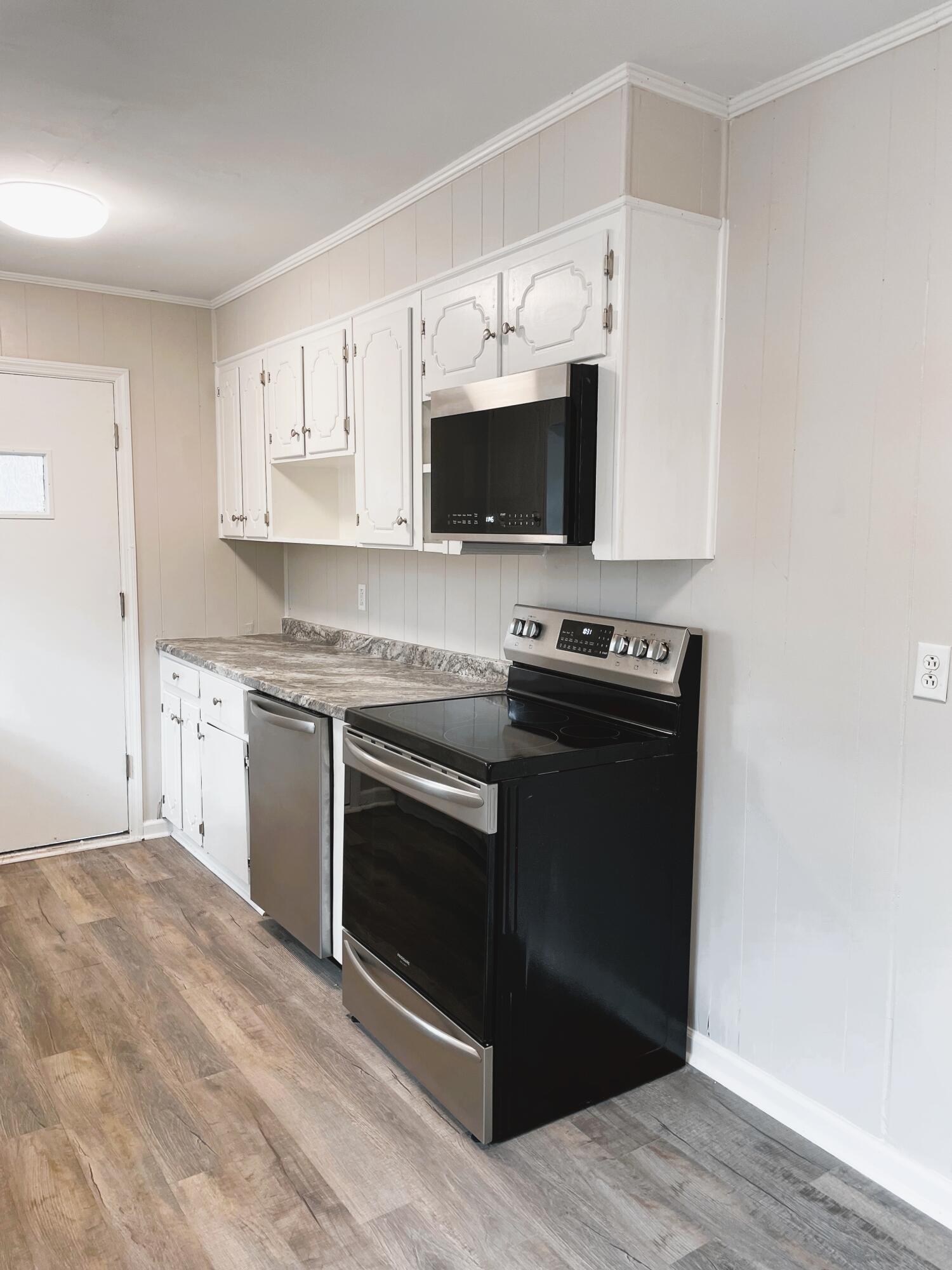 404 Gadsden Loop Walterboro, SC 29488 - Photo 13 of 33 404 Gadsden Loop