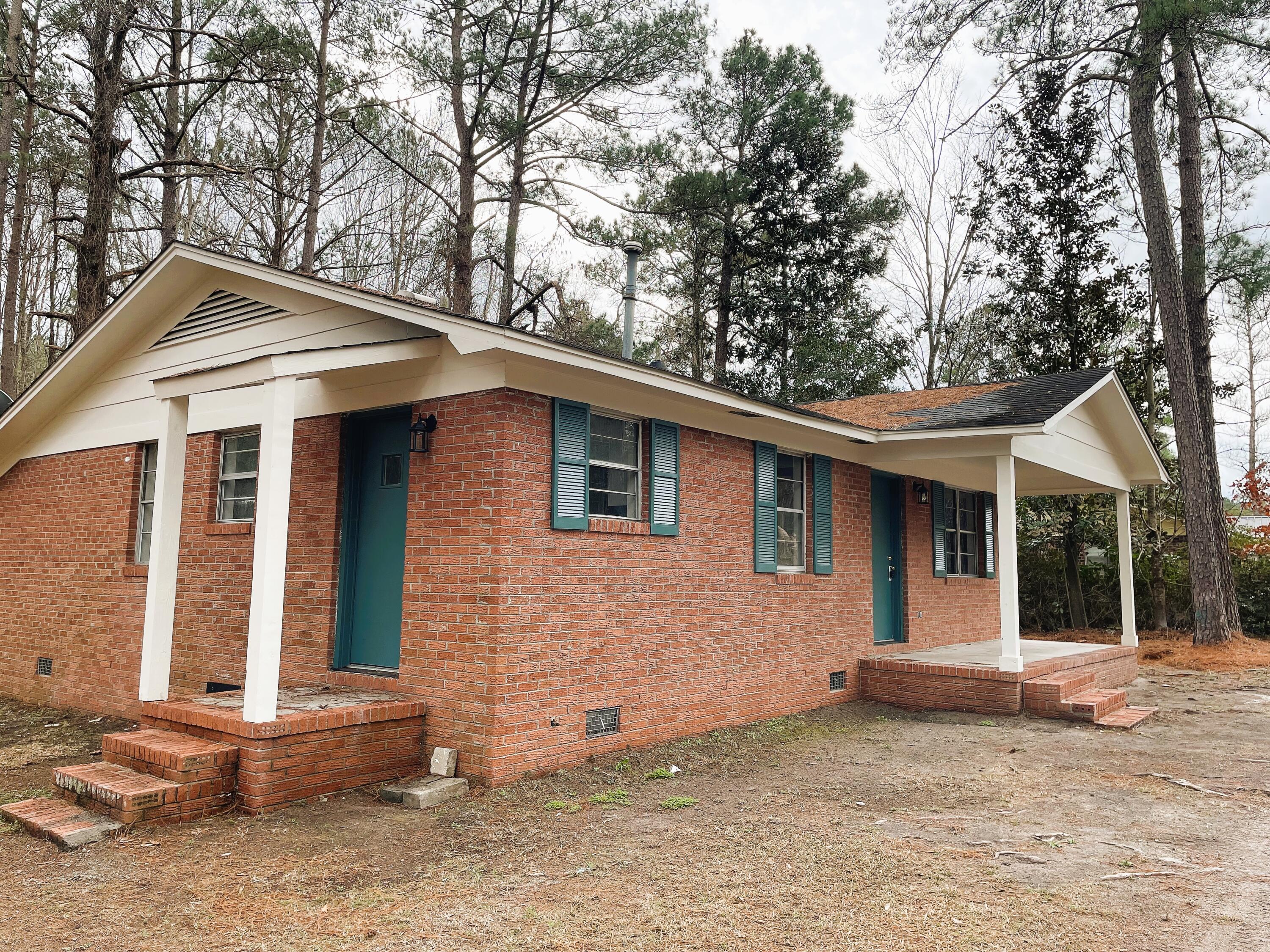 404 Gadsden Loop Walterboro, SC 29488 - Photo 2 of 33 404 Gadsden Loop
