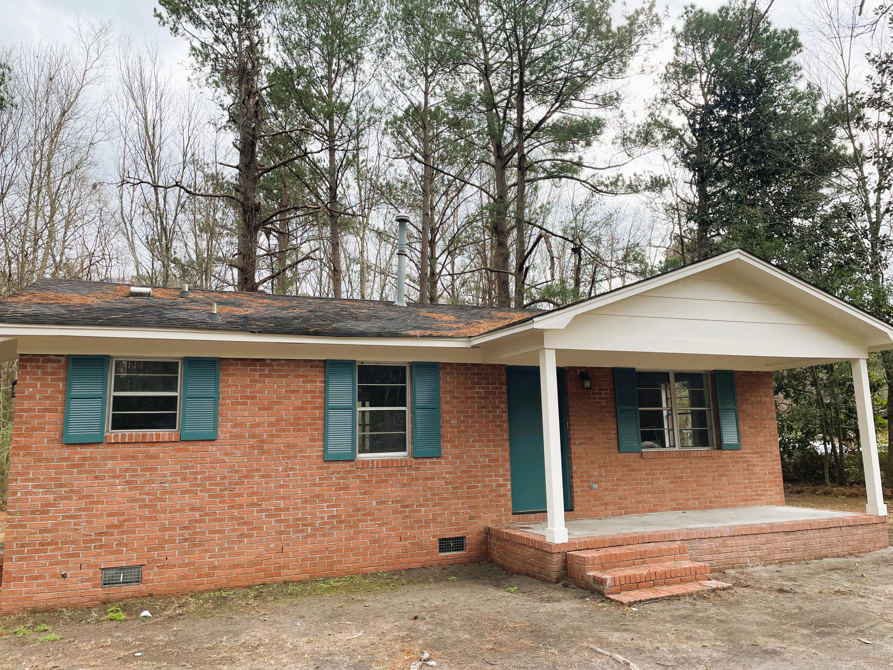 404 Gadsden Loop Walterboro, SC 29488 - Photo 3 of 33 404 Gadsden Loop