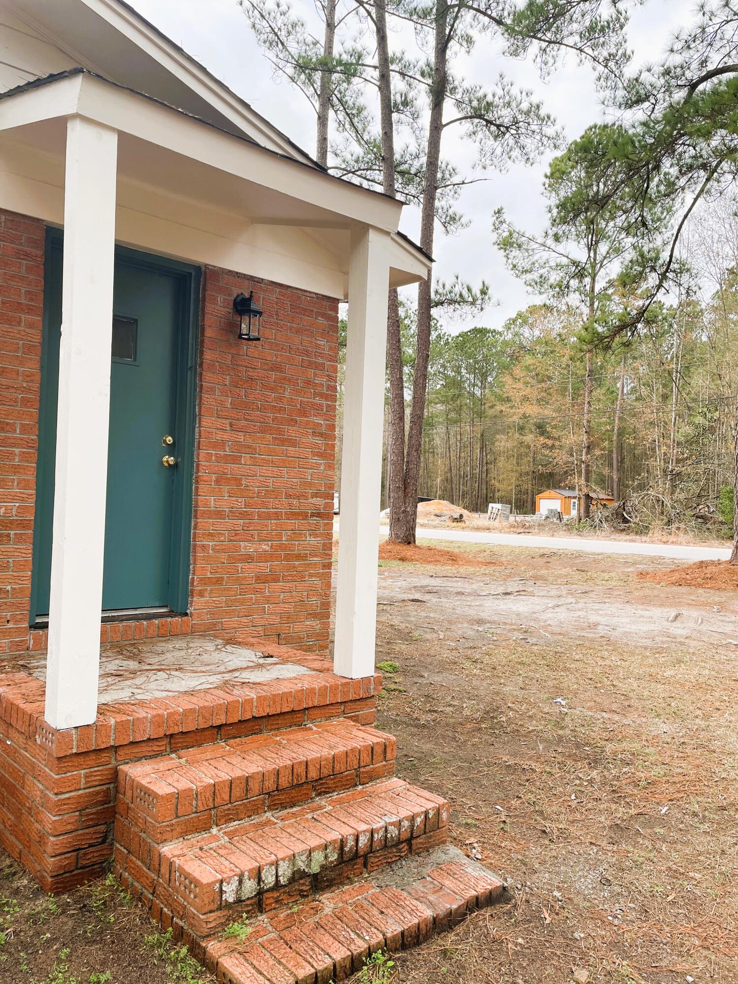 404 Gadsden Loop Walterboro, SC 29488 - Photo 6 of 33 404 Gadsden Loop