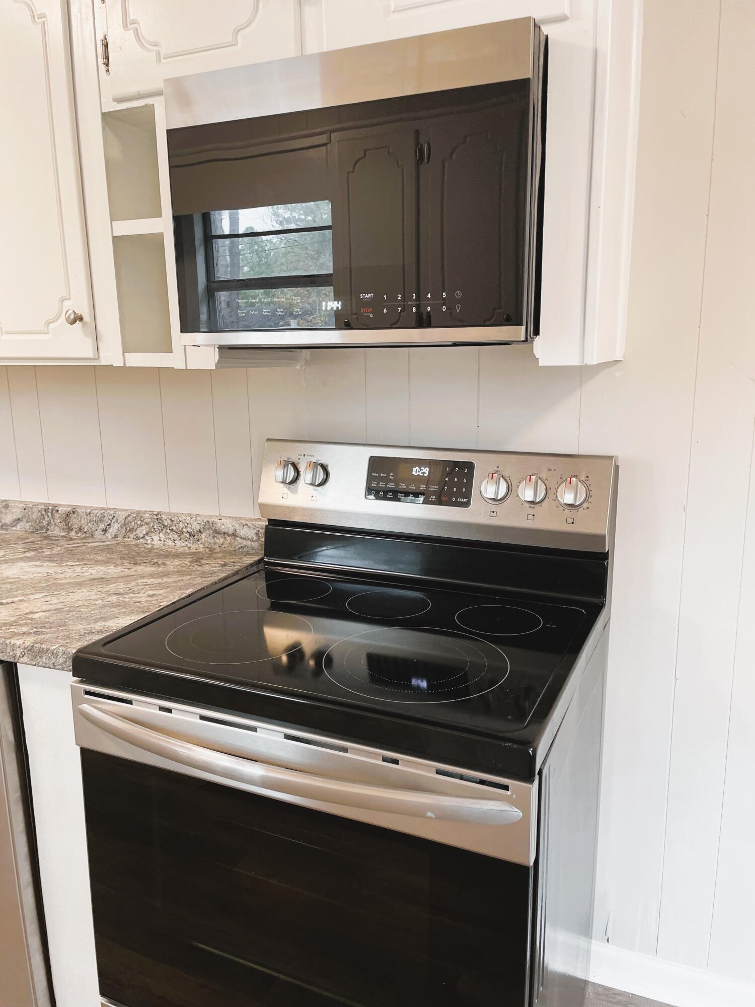 404 Gadsden Loop Walterboro, SC 29488 - Photo 10 of 33 404 Gadsden Loop