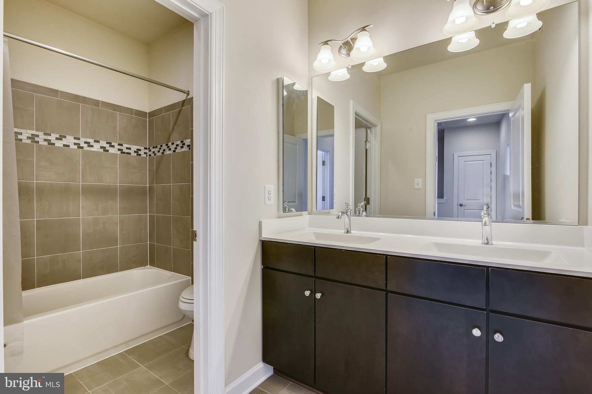 46422 Rilassare Terrace Sterling, VA 20164 - Photo 28 of 42 Upper-level full bathroom