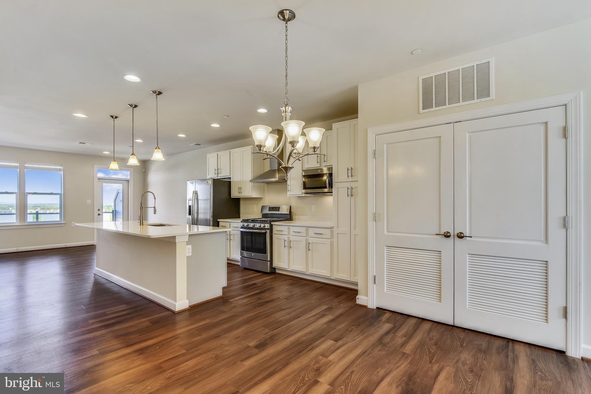 46422 Rilassare Terrace Sterling, VA 20164 - Photo 3 of 42 Main level
