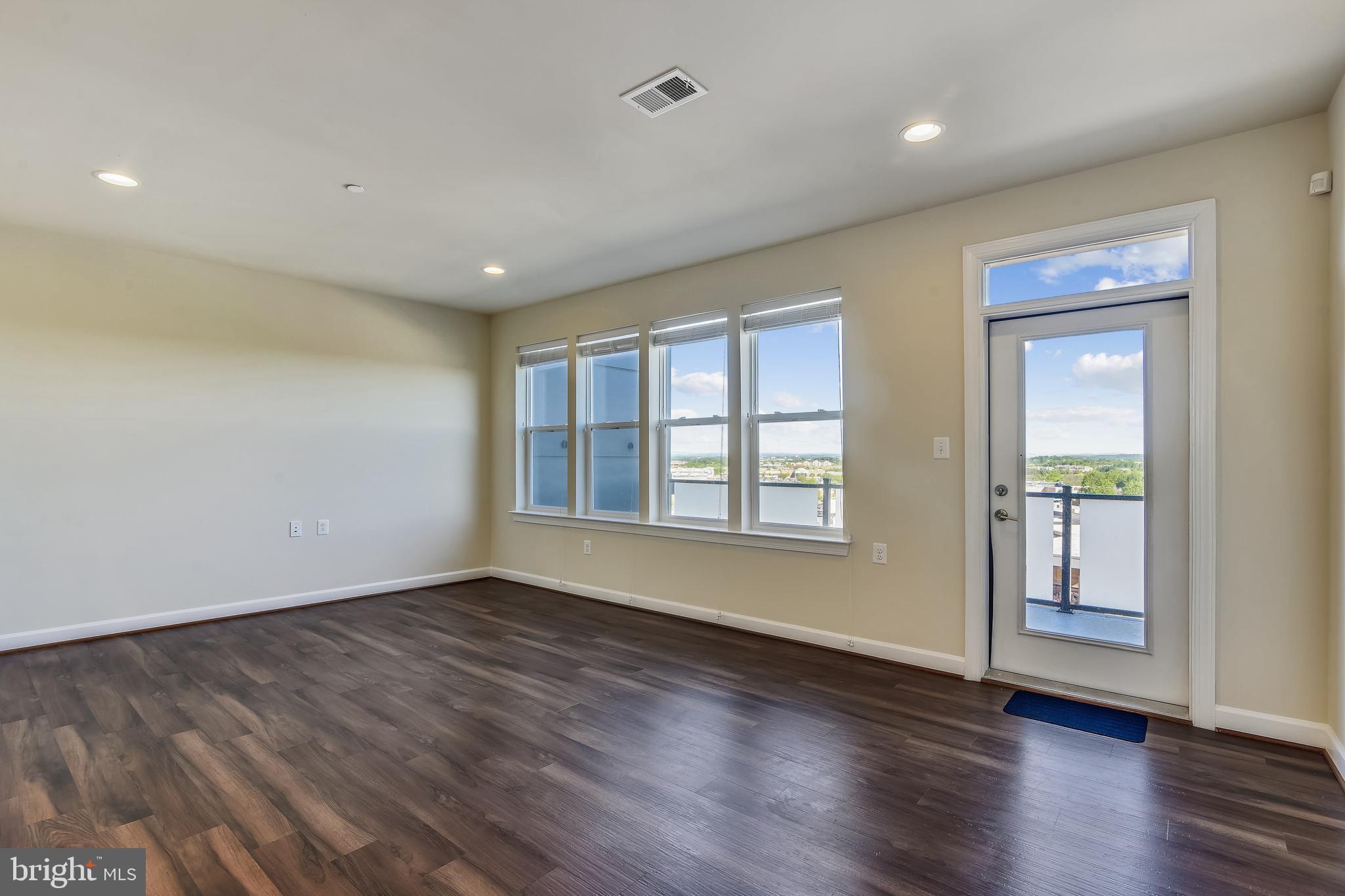 46422 Rilassare Terrace Sterling, VA 20164 - Photo 5 of 42 Family room with door to terrace