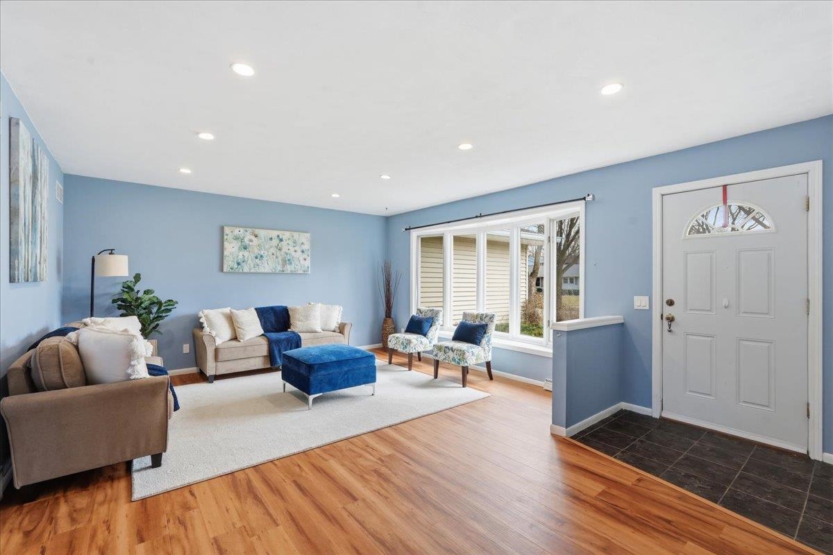 126 Merryturn Road Madison, WI 53714 - Photo 4 of 48