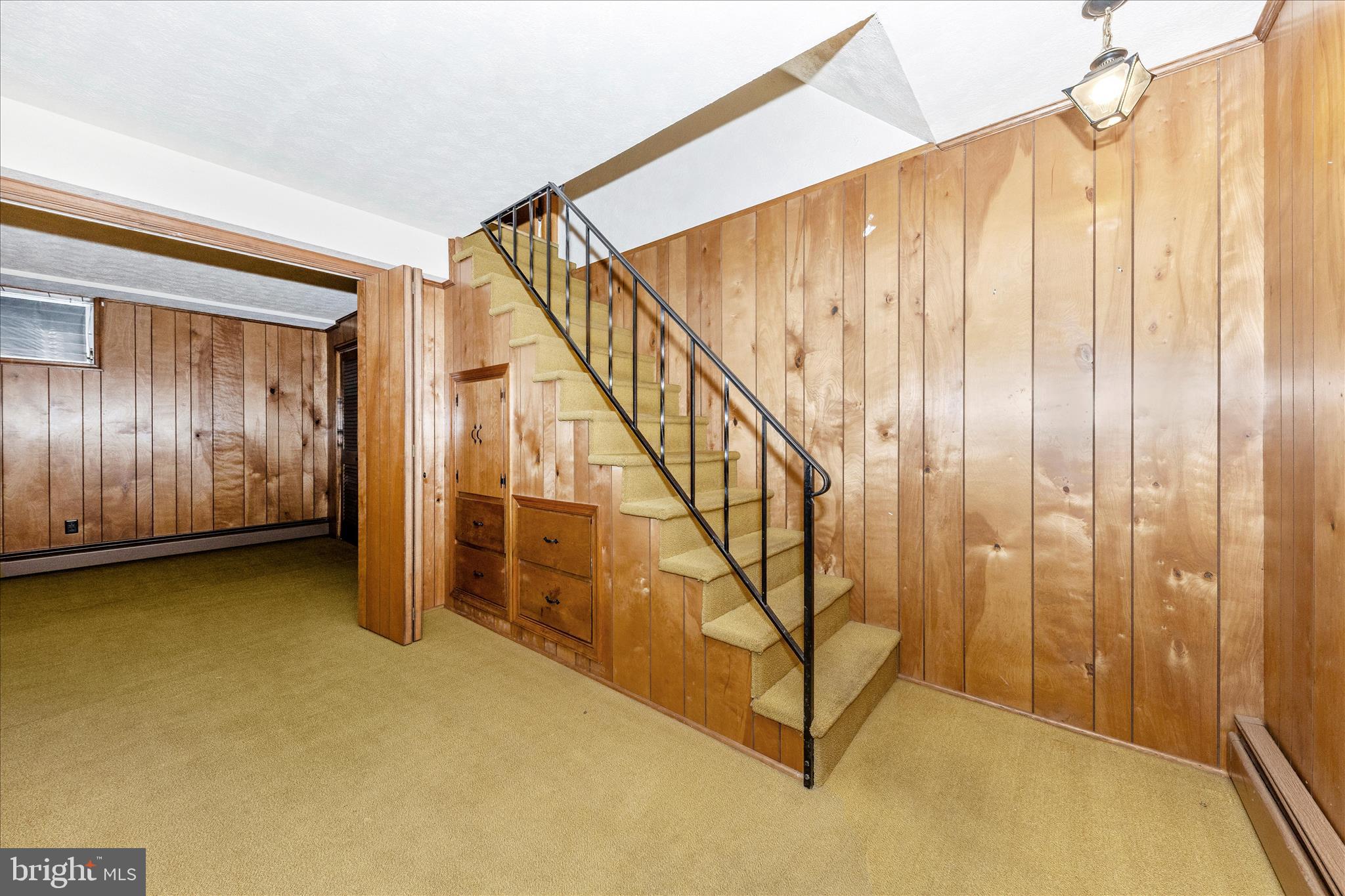 9811 Watkins Road Gaithersburg, MD 20882 - Photo 31 of 54 a view of an entryway