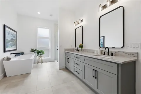 $1,800,000 | 5330 Oak Street, Kansas City, MO 64112