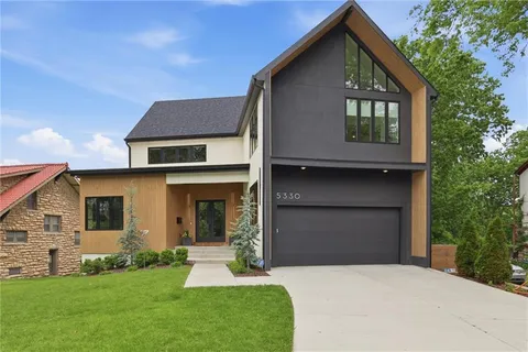 $1,800,000 | 5330 Oak Street, Kansas City, MO 64112