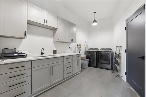 $1,800,000 | 5330 Oak Street, Kansas City, MO 64112