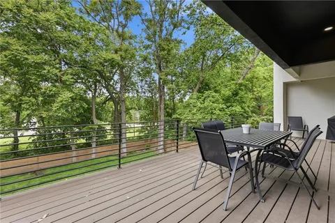 $1,800,000 | 5330 Oak Street, Kansas City, MO 64112