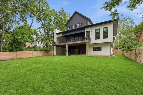 $1,800,000 | 5330 Oak Street, Kansas City, MO 64112