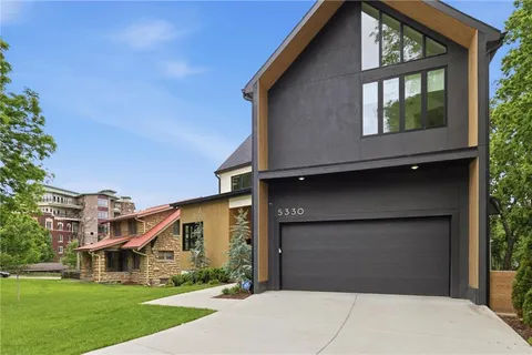 $1,800,000 | 5330 Oak Street, Kansas City, MO 64112