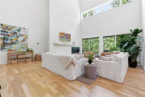 $1,800,000 | 5330 Oak Street, Kansas City, MO 64112