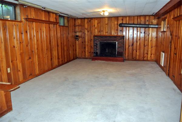59 Front Street Clinton, MA 01510 - Photo 17 of 18