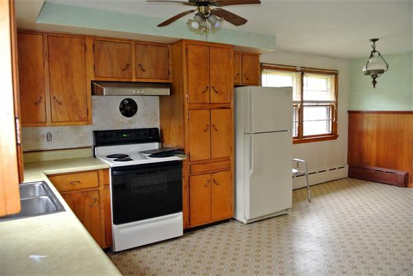 59 Front Street Clinton, MA 01510 - Photo 5 of 18