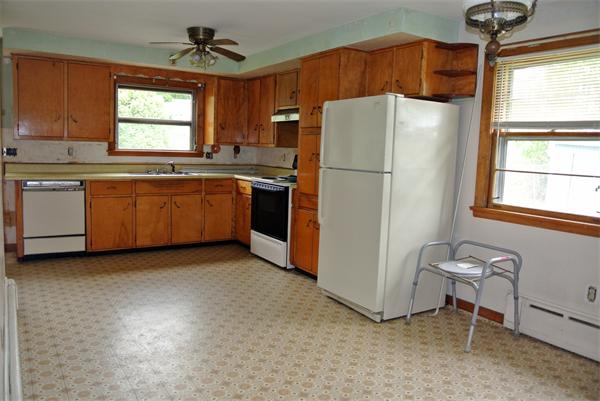 59 Front Street Clinton, MA 01510 - Photo 6 of 18