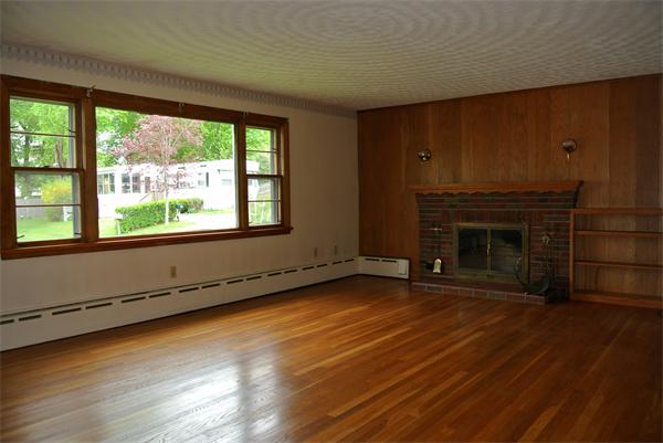 59 Front Street Clinton, MA 01510 - Photo 7 of 18