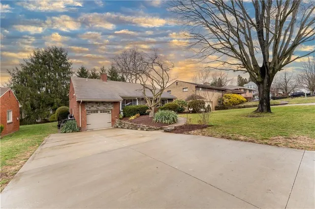 $3,700 | 1274 Folkstone Drive, Pittsburgh, PA 15243