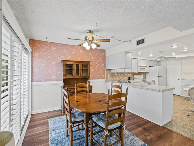 $225,000 | 225 Country Club Drive, Unit 1211, Largo, FL 33771