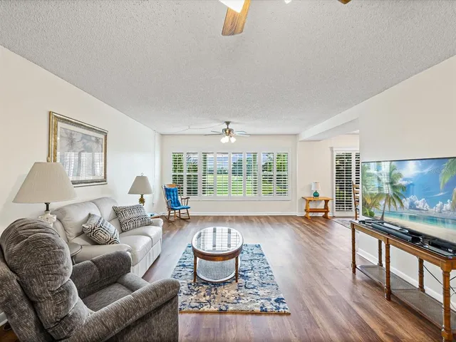 $225,000 | 225 Country Club Drive, Unit 1211, Largo, FL 33771