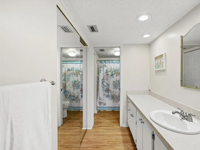 $225,000 | 225 Country Club Drive, Unit 1211, Largo, FL 33771