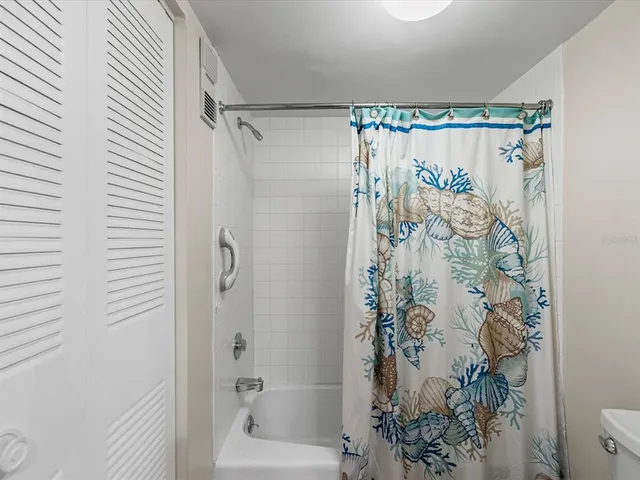 $225,000 | 225 Country Club Drive, Unit 1211, Largo, FL 33771