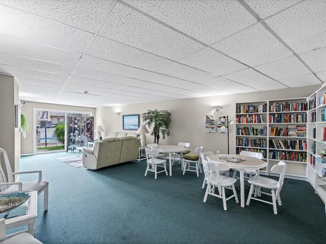 $225,000 | 225 Country Club Drive, Unit 1211, Largo, FL 33771