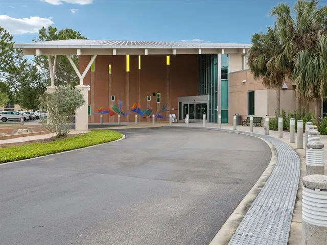 $225,000 | 225 Country Club Drive, Unit 1211, Largo, FL 33771