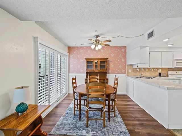 $225,000 | 225 Country Club Drive, Unit 1211, Largo, FL 33771