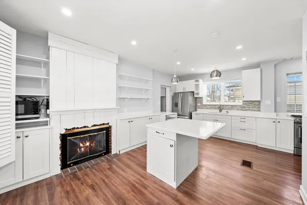 $4,500 | 11731 South Bell Avenue, Chicago, IL 60643