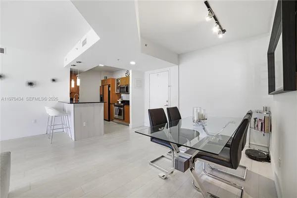 $2,995 | 2775 Northeast 187th Street, Unit 625, Aventura, FL 33180