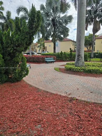 $1,900 | 1575 Northeast 33rd Avenue, Unit 1049, Homestead, FL 33033