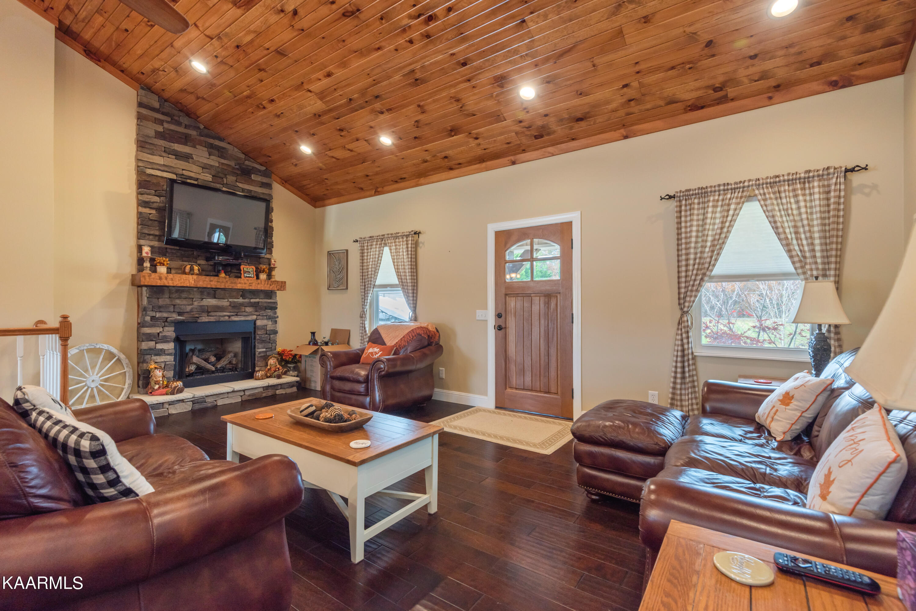 253 Pressley Road Vonore, TN 37885 - Photo 20 of 36 BF516373-7202-4CA9-AAFF-47FE20FC36E5