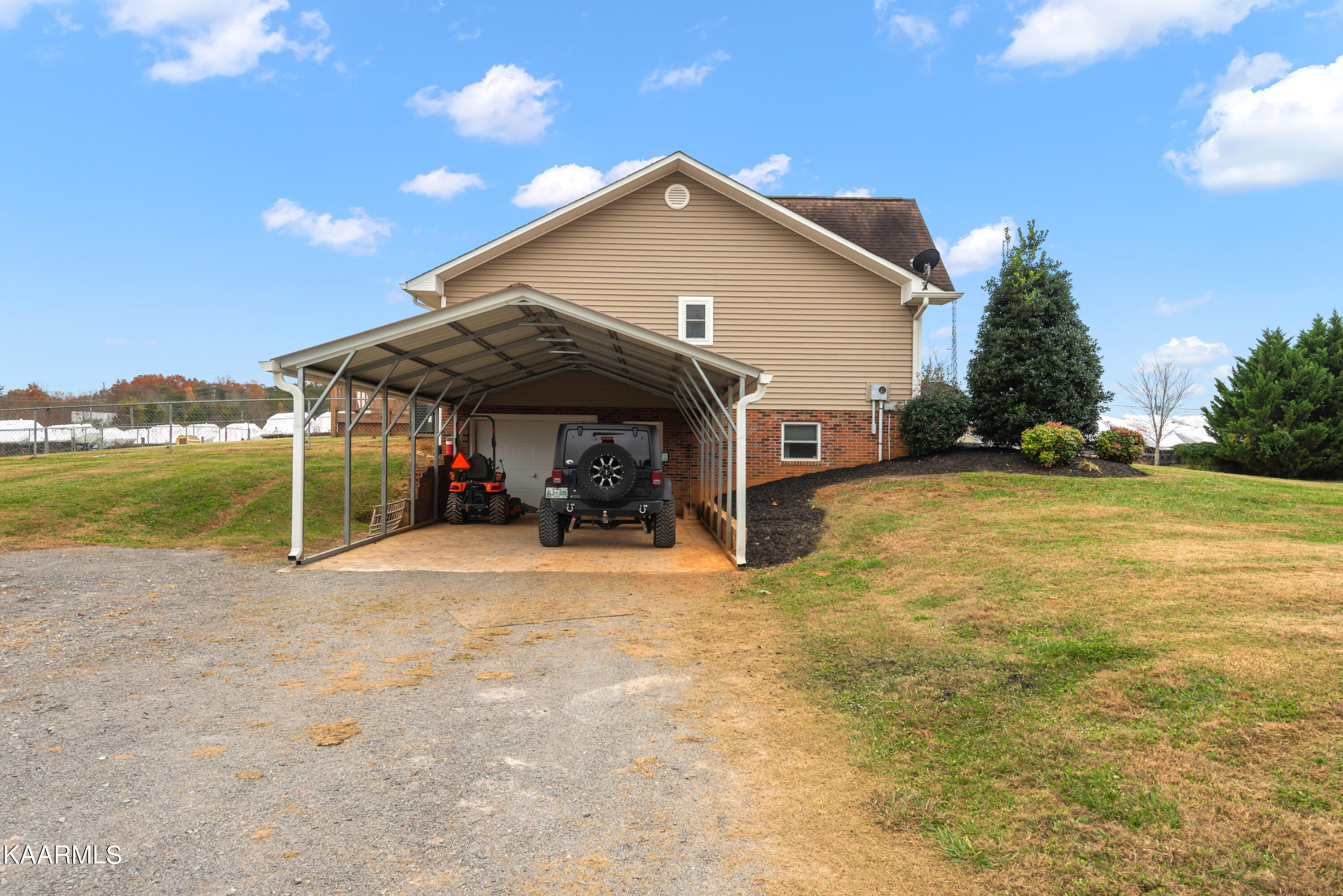 253 Pressley Road Vonore, TN 37885 - Photo 6 of 36 F1424D6F-30C3-46BB-B482-6E37B404B423
