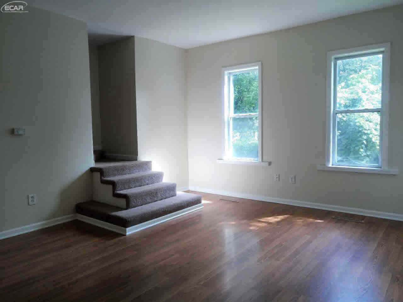 4444 Torrey Road Flint, MI 48507 - Photo 6 of 14 21369099-5.JPG