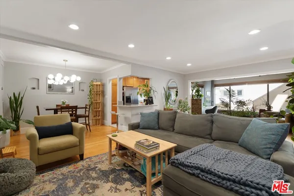 $2,895 | 14934 Dickens Street, Unit 7, Sherman Oaks, CA 91403