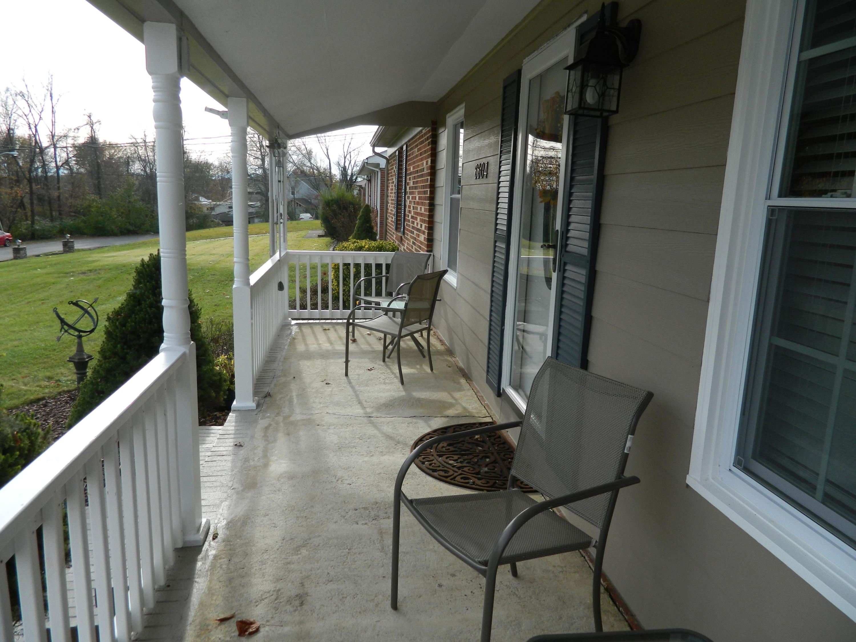 6604 Sherry Road Roanoke, VA 24019 - Photo 2 of 34 Front Porch