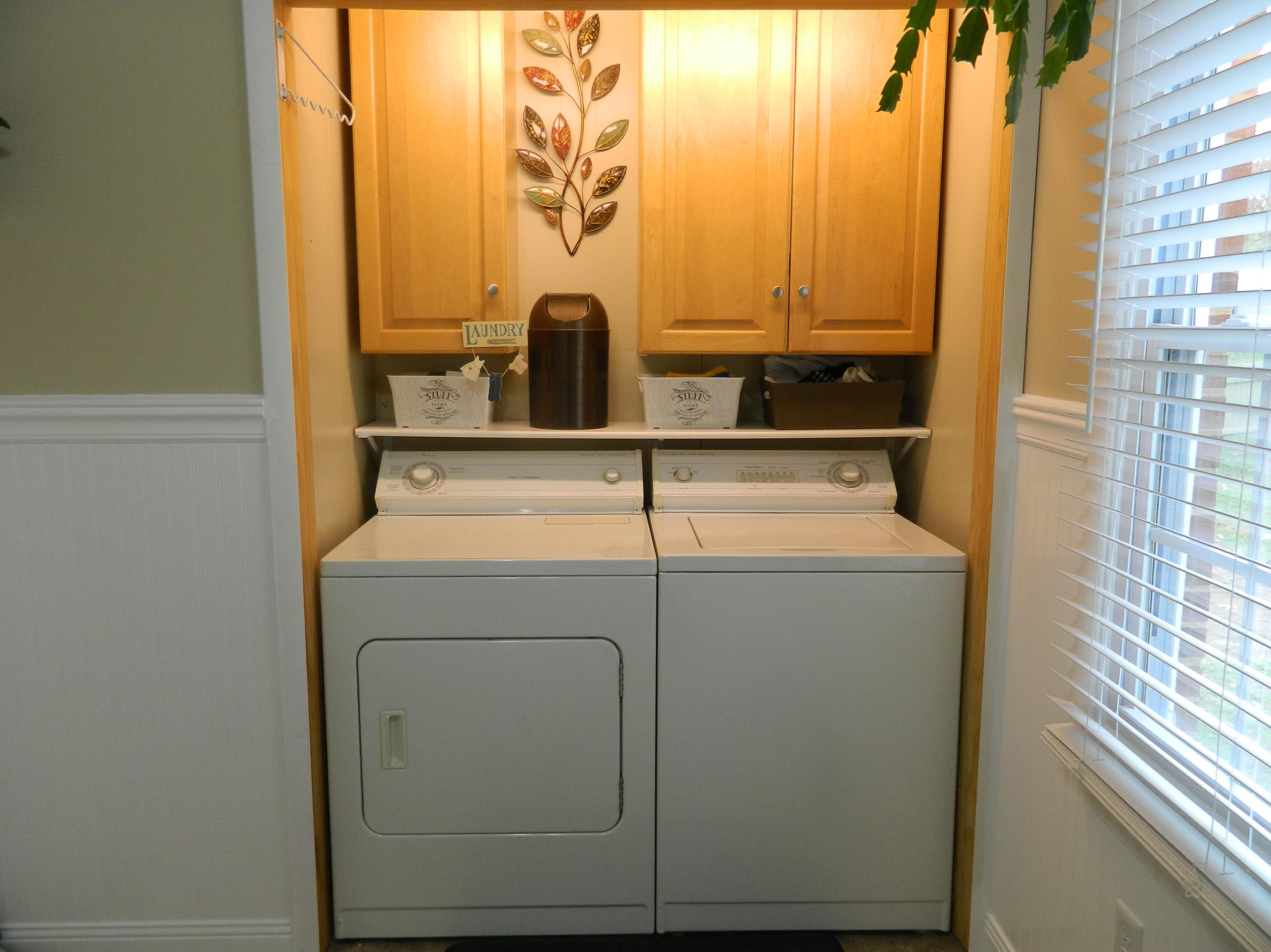 6604 Sherry Road Roanoke, VA 24019 - Photo 11 of 34 Laundry Room