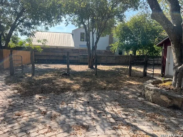 $2,200 | 402 Herff Street, Boerne, TX 78006