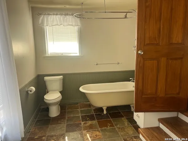 $2,200 | 402 Herff Street, Boerne, TX 78006