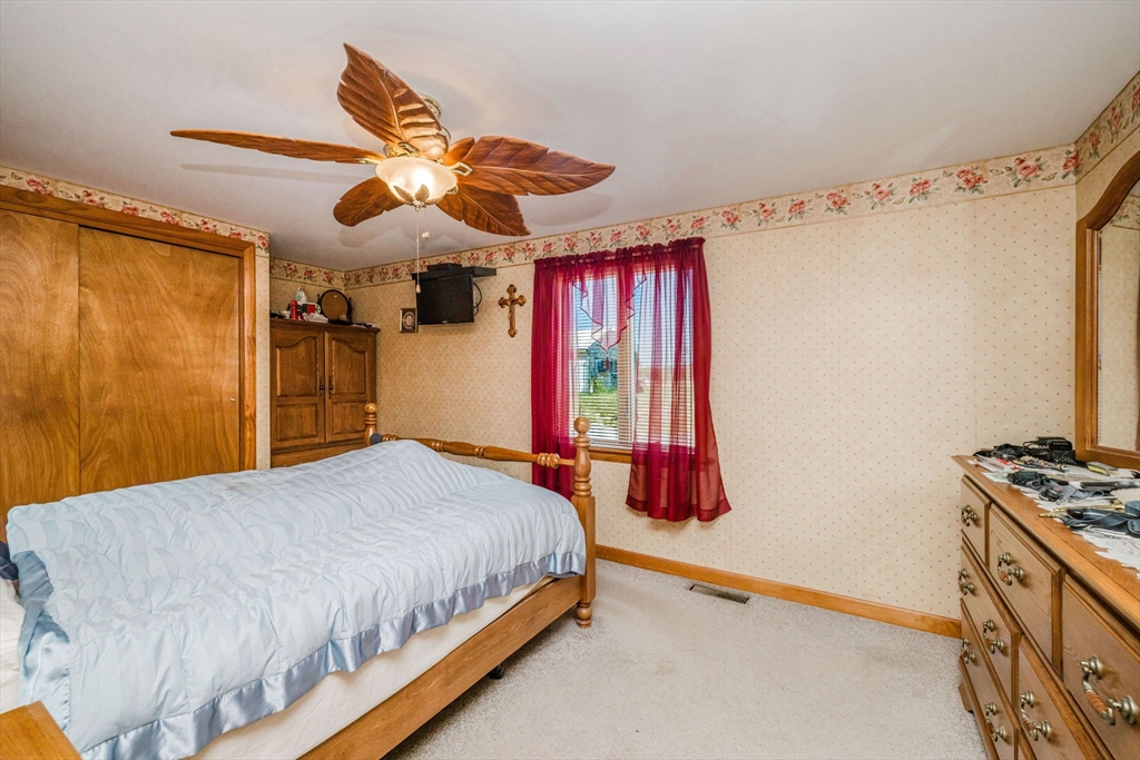 706 Gifford Road Westport, MA 02790 - Photo 15 of 38
