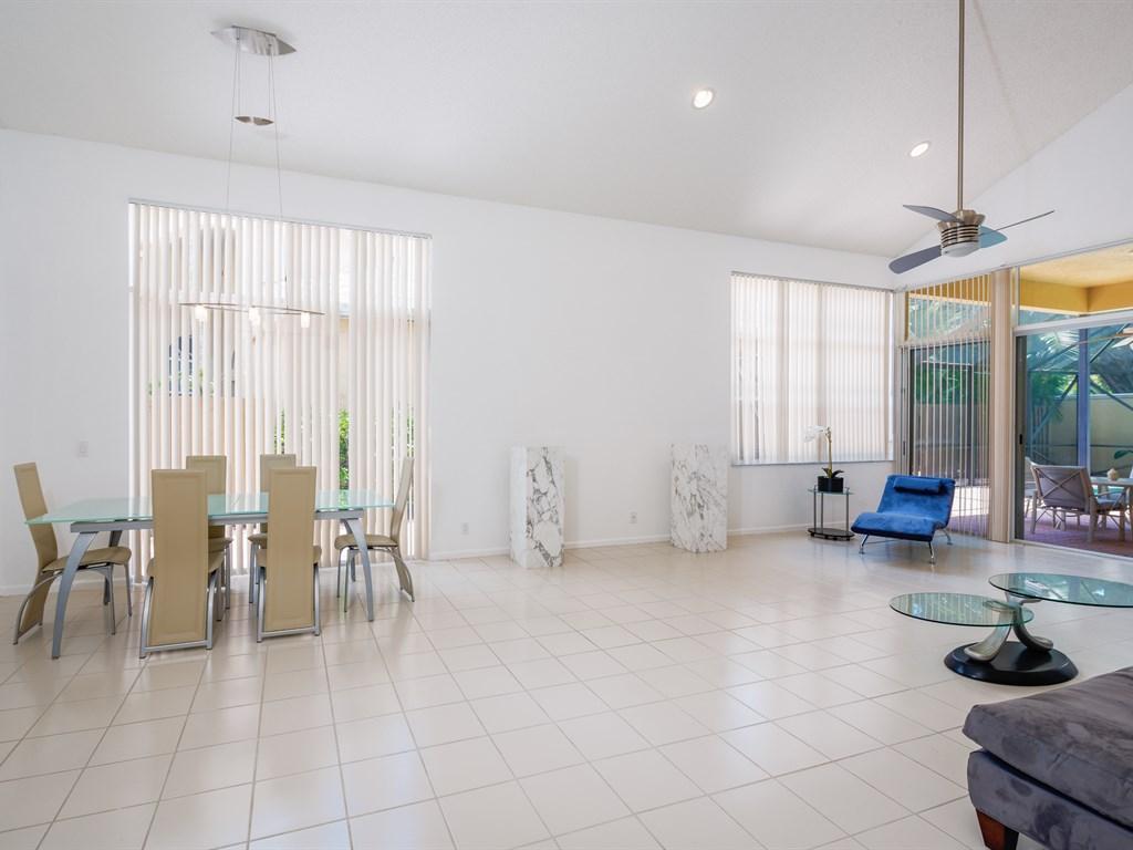 2496 Northwest 66th Drive Boca Raton, FL 33496 - Photo 4 of 19 Great Room!