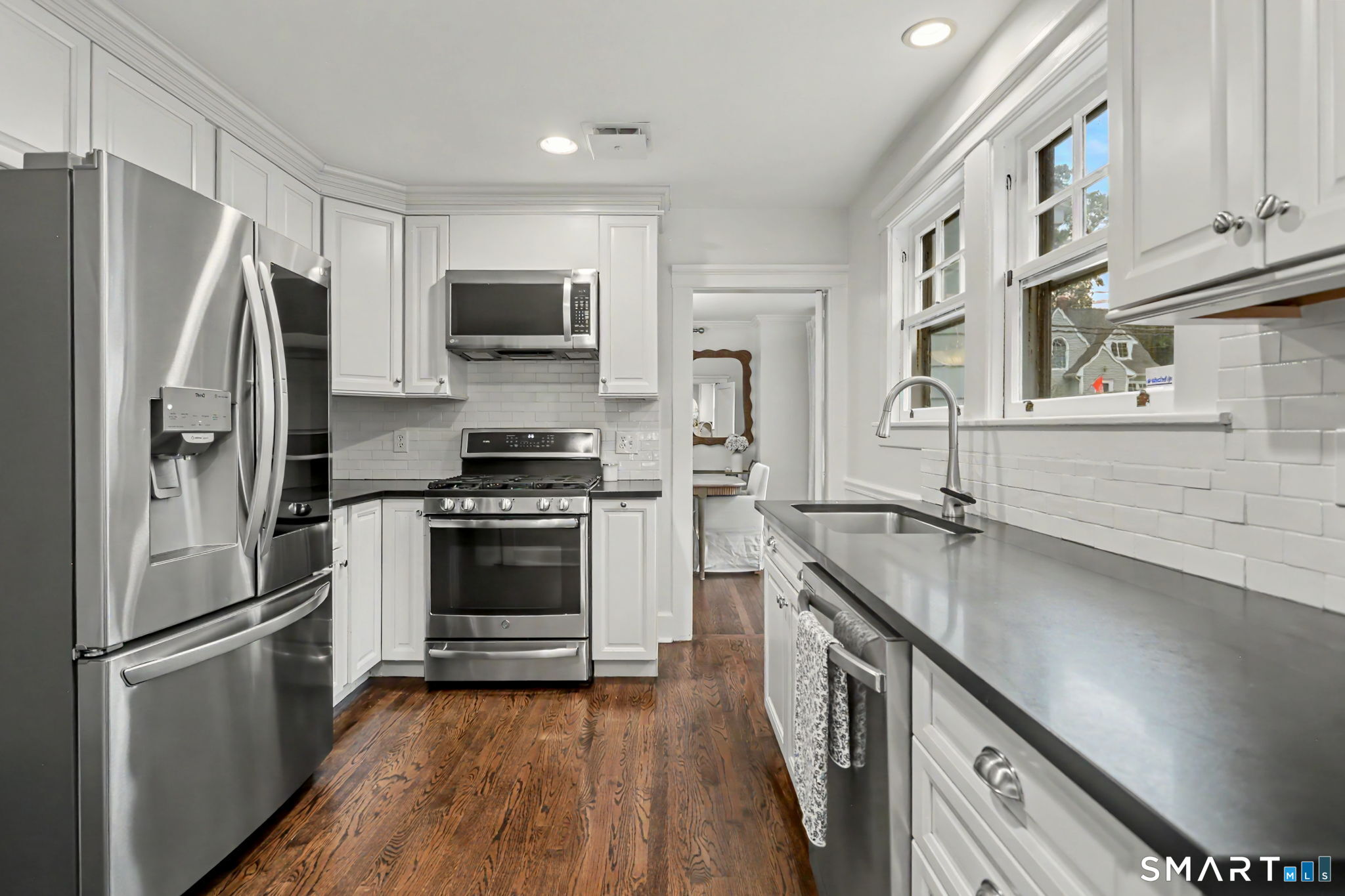 60 Middlesex Road Darien, CT 06820 - Photo 8 of 34 Gallery Image 8