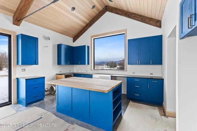 $1,875,000 | 6022 Fox Springs Drive, Victor, ID 83455