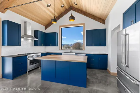 $1,875,000 | 6022 Fox Springs Drive, Victor, ID 83455