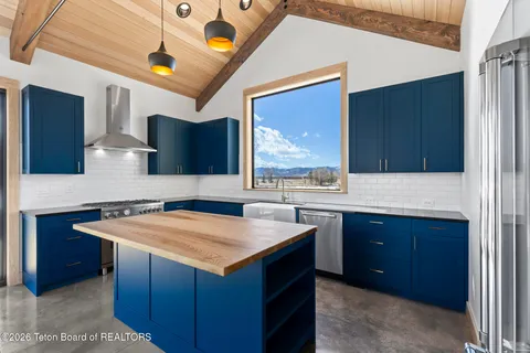 $1,875,000 | 6022 Fox Springs Drive, Victor, ID 83455