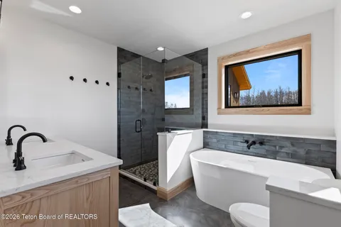 $1,875,000 | 6022 Fox Springs Drive, Victor, ID 83455